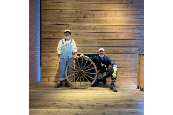 niko and . . . Space Edit Service